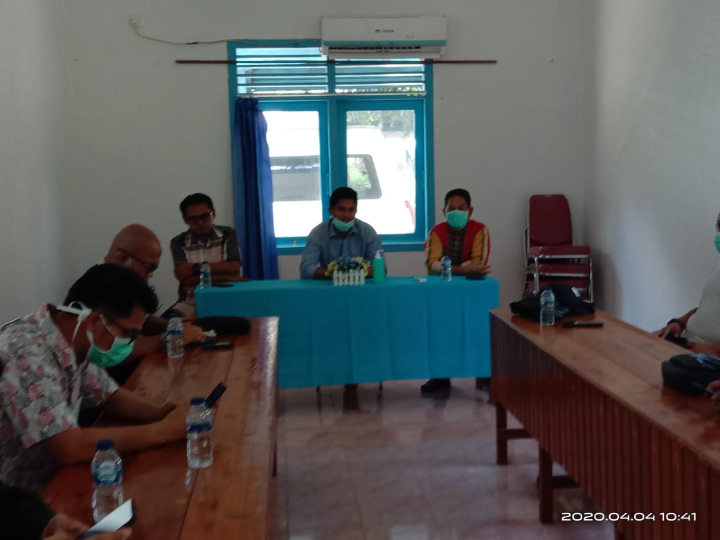 Tanggapi Keluhan Tim Gugus Tugas Covid-19 Soal APD, DPRD Natuna Ratas di Puskesmas Sedanau Tanggapi Keluhan Tim Gugus Tugas Covid-19 Soal APD, DPRD Natuna Ratas di Puskesmas Sedanau
