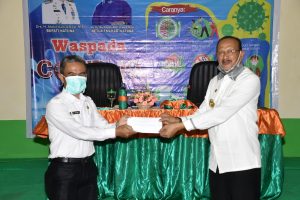 Satgas Covid-19 Natuna, Serahkan Bantuan Pangan Masyarakat, Serta APD dan Rapid Test bagi Tim Medis Satgas Covid-19 Natuna, Serahkan Bantuan Pangan Masyarakat, Serta APD dan Rapid Test bagi Tim Medis