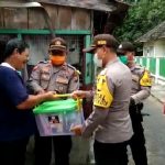 Kurangi Beban Ekonomi Warga Dampak Pandemi Covid-19, Polres Tanjungpinang Kembali Bagikan Sembako Kurangi Beban Ekonomi Warga Dampak Pandemi Covid-19, Polres Tanjungpinang Kembali Bagikan Sembako