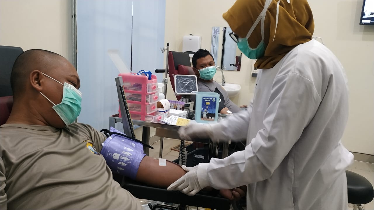 Jajaran Polres Bintan Kembali Donorkan Darahnya ke PMI Jajaran Polres Bintan Kembali Donorkan Darahnya ke PMI