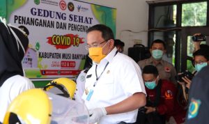 Ada Gejala Langsung Ke Yankes, Tak Jujur Terpapar Covid-19, Sanksi Pidana dan Denda Rp100 Juta Menanti Ada Gejala Langsung Ke Yankes, Tak Jujur Terpapar Covid-19, Sanksi Pidana dan Denda Rp100 Juta Menanti