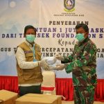 Danlanud RHF Serahkan Bantuan 1 Juta Masker dari Singapura Danlanud RHF Serahkan Bantuan 1 Juta Masker dari Singapura