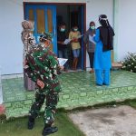 Sertu Saroji Bersama Tim Gugus Tugas Covid-19, Kembali Cek Rutin Warga Binaannya yang di Karantina