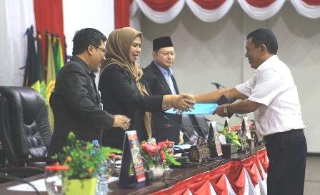 Paripurna Pandum Fraksi-Fraksi Tentang Ranperda RZWP3K, Perusda, Dan Penyertaan Modal BMD Paripurna Pandum Fraksi-Fraksi Tentang Ranperda RZWP3K, Perusda, Dan Penyertaan Modal BMD