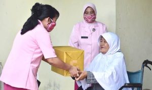 Bhayangkari Bintan Berbagi Kasih Di Bulan Ramadhan Dalam Rangka HUT YKB KE 40 Bhayangkari Bintan Berbagi Kasih Di Bulan Ramadhan Dalam Rangka HUT YKB KE 40