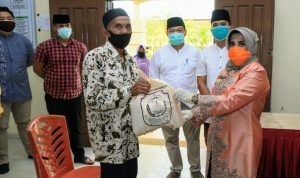 Masyarakat Penerima DTKS Terima Bingkisan Hari Raya Dari Pemko Tanjungpinang Masyarakat Penerima DTKS Terima Bingkisan Hari Raya Dari Pemko Tanjungpinang