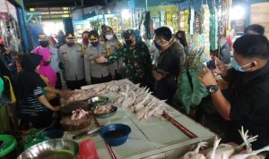 Viral!! Dandim 0318/Natuna Tegur Keras Pengunjung dan Pedagang Pasar yang Tidak Menggunakan Masker