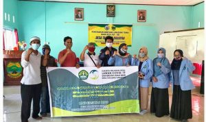 Selain Melakukan Pencegahan Penyebaran Covid-19,Tim KKN Unri Juga Bantu Pembagian Dana BLT Desa Tanjung Harapan Selain Melakukan Pencegahan Penyebaran Covid-19,Tim KKN Unri Juga Bantu Pembagian Dana BLT Desa Tanjung Harapan