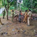 Antispasi Berkumpulnya Para Remaja di Tengah Pandemi Covid-19, Serda Yusrial Bersama Camat Serasan Timur Bongkar Fasilitas Umum