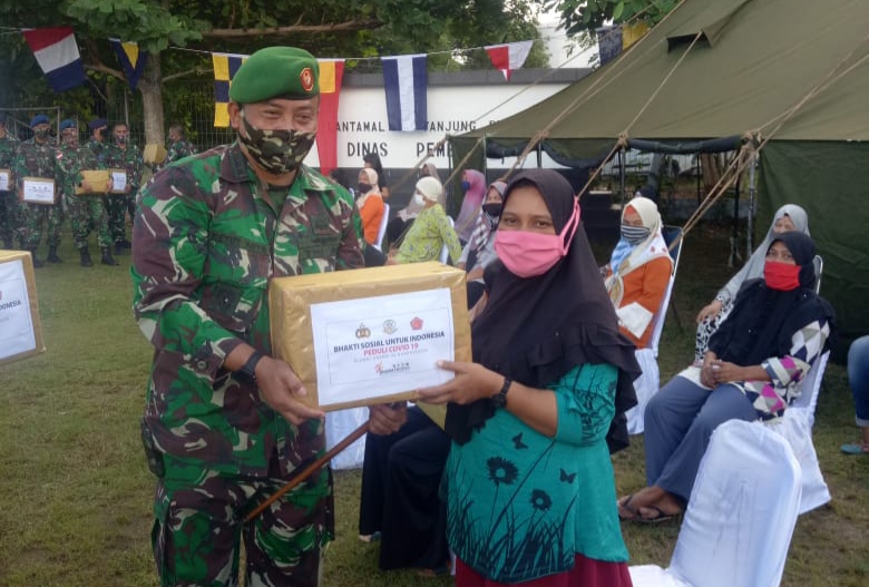Peduli Covid-19, Alumni Akabri 96 Bharata Sena Salurkan Ratusan Paket Sembako Kepada Masyarakat Kabupaten Bintan