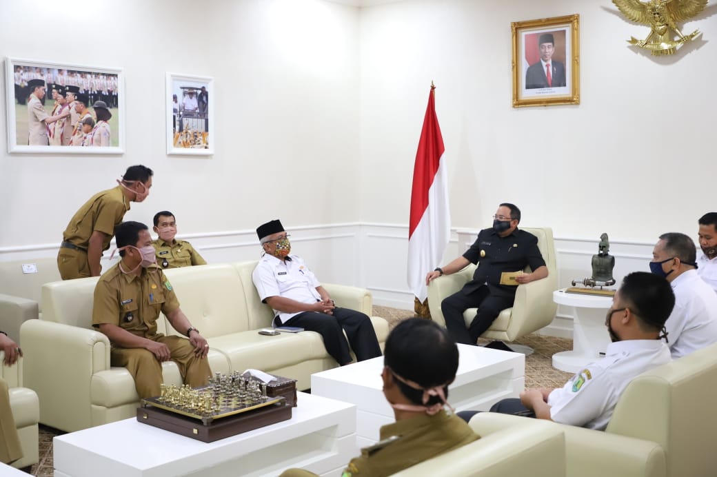 Bupati Muba Minta Para Kades Baru Dilantik Bekerja dan Bijak Melayani Masyarakat