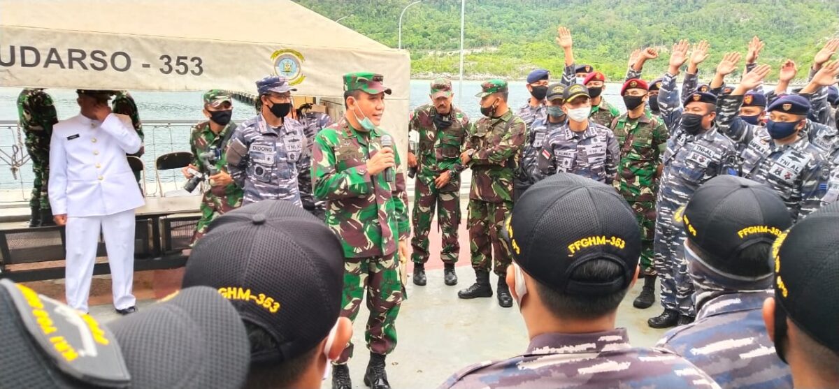 Danlantamal IV Dampingi  Pangkoarmada I Kunker Ke Tanjung Uban dan Ranai