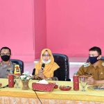 Wabup Ngesti hadiri penyerahan Sembako dan Sosialisasi New Normal Polres Natuna di Kecamatan Pulau Tiga Barat