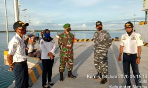 Antispasi Penyebaran Covid-19, Sertu Saroji Bersama Tim Gugus Tugas Lakukan Pengecekan Kapal Sabuk Nusantara 83