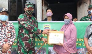 Dalam Rangka HUT Kodam I/BB Ke-70, Kodim 0315/Bintan Bagikan 550 Paket Sembako Kepada Warga Kurang Mampu