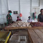 Turun ke Pasar, Praka Dodi Himbau Pedagang Gunakan Masker, dan Pastikan Ketersediaan Sembako