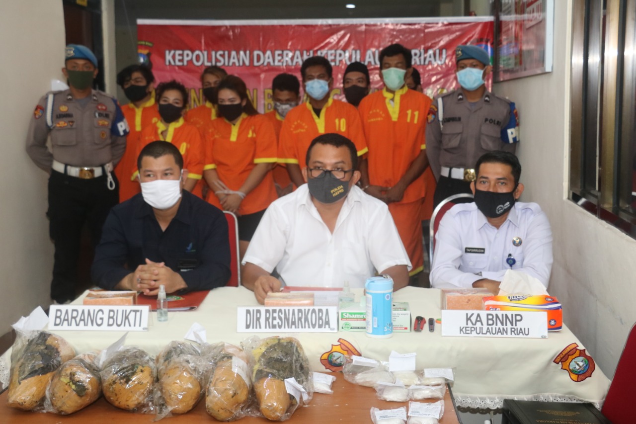Ditresnarkoba Polda Kepri Lakukan Pemusnahan Barang Bukti Narkotika Jenis Sabu dan Ganja
