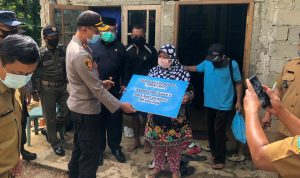 Penyerahan Secara Simbolis Bantuan Langsung Tunai PKH Tahap II di Kabupaten Bintan