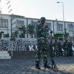 Asintel Danlantamal IV Beri Penghargaan Kepada Segenap Prajurit dan PNS Lantamal IV