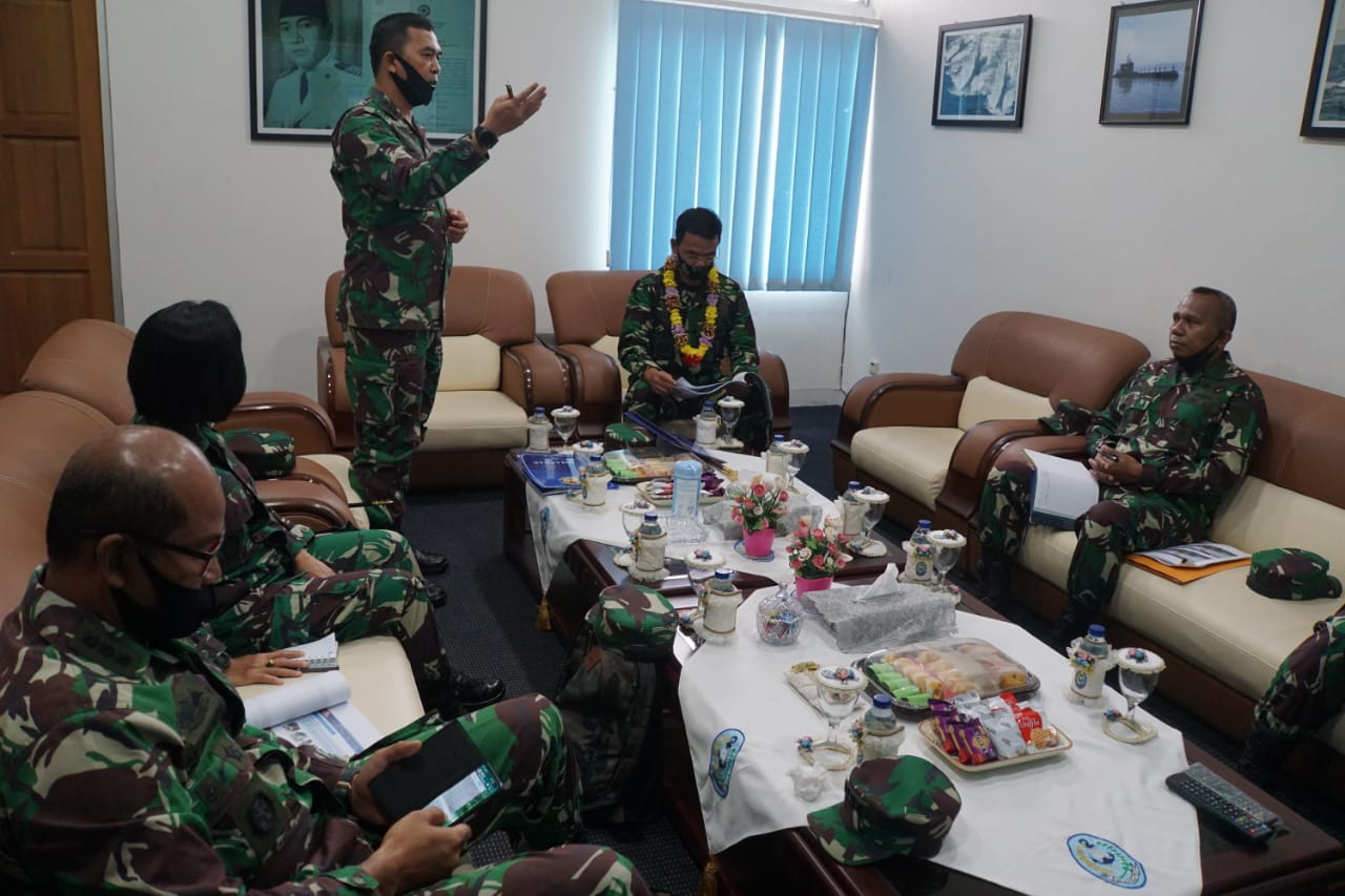 Danlantamal IV Bersama Ketua Korcab IV DJA I Laksanakan Kunker ke Lanal Batam