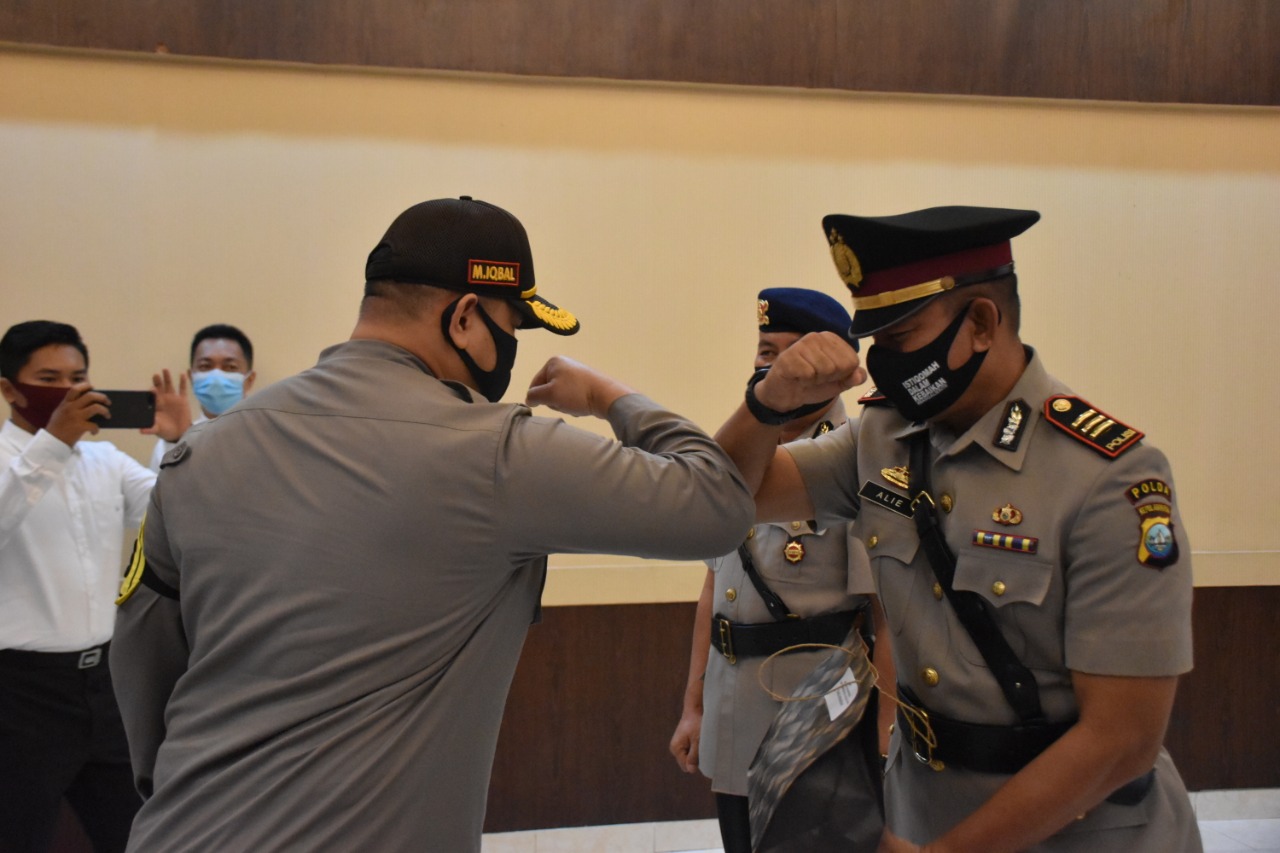 Polres Tanjungpinang Gelar Upacara Sertijab Kasat Sabhara, Kapolsek Bukit Bestari dan Kapolsek Kawasan Bandara RHF