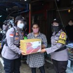 Polres Anambas Gelar Bhakti Sosial Pembagian Sembako Serentak se-Indonesia Dalam Rangka Menyambut Hari Bhayangkara ke-74 Polres Anambas Gelar Bhakti Sosial Pembagian Sembako Serentak se-Indonesia Dalam Rangka Menyambut Hari Bhayangkara ke-74
