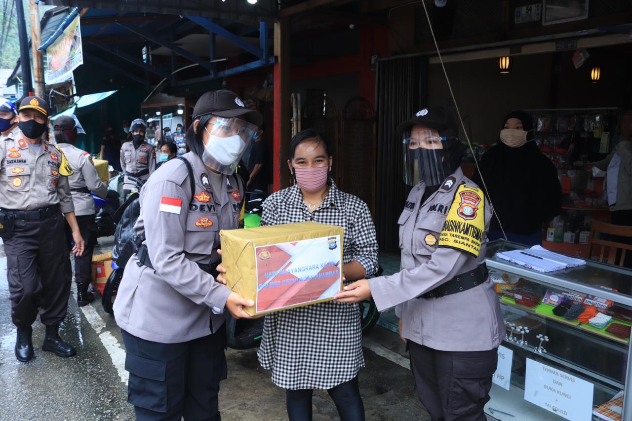 Polres Anambas Gelar Bhakti Sosial Pembagian Sembako Serentak se-Indonesia Dalam Rangka Menyambut Hari Bhayangkara ke-74