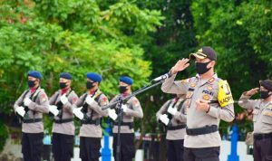 Dalam Rangka Hari Bhayangkara ke-74, Polres Bintan Gelar Upacara Ziarah ke Taman Makam Pahlawan