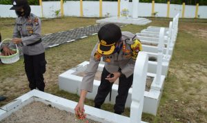 Memperingati Hari Bhayangkara ke-74. Polres Natuna Gelar Kegiatan Ziarah ke Taman Makam Pahlawan Memperingati Hari Bhayangkara ke-74. Polres Natuna Gelar Kegiatan Ziarah ke Taman Makam Pahlawan