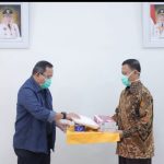 Dodi Reza Salurkan Bantuan APD ke RS Muhammadiyah Palembang Dodi Reza Salurkan Bantuan APD ke RS Muhammadiyah Palembang