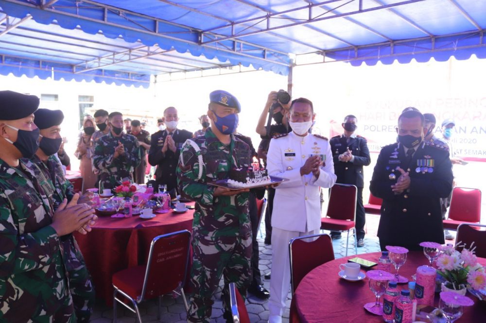 Peringatan Hari Bhayangkara ke-74 Polres Kep. Anambas Laksanakan Upacara Virtual dan Syukuran