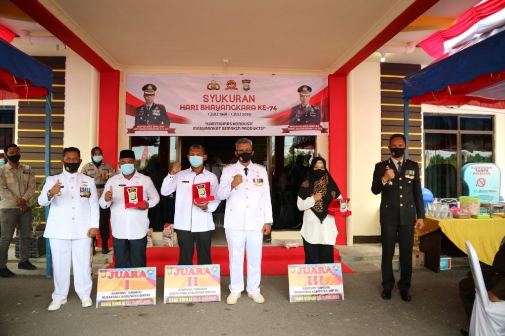Polres Bintan Berikan Penghargaan Kepada Pemenang Lomba Kampung Tangguh se-Kabupaten Bintan