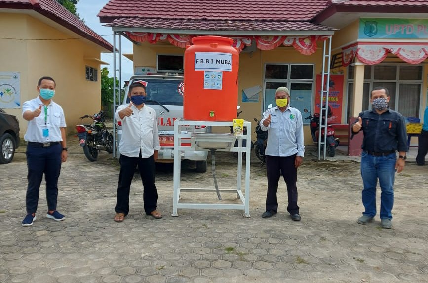 Bantu Pemkab MubaTekan Penyebaran Covid 19, FBBI DPC Sebarkan Portabel Hand Wash ke Pelosok Desa