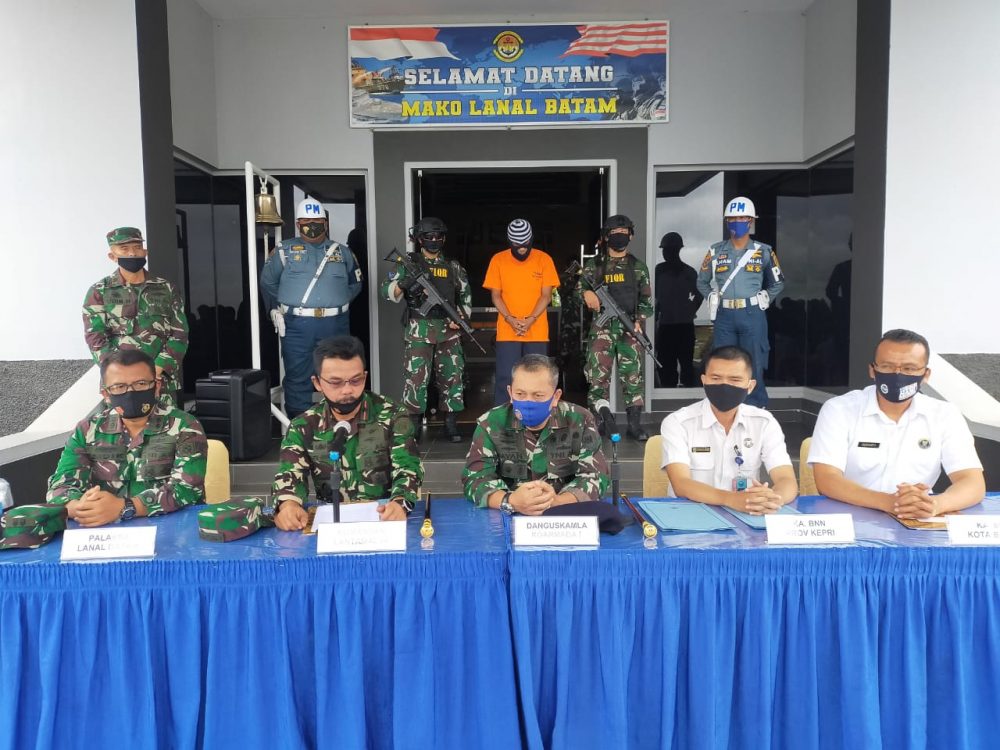 Tim F1QR Lanal Batam Gagalkan Penyelundupan Narkoba 0.5 Kg Tim F1QR Lanal Batam Gagalkan Penyelundupan Narkoba 0.5 Kg
