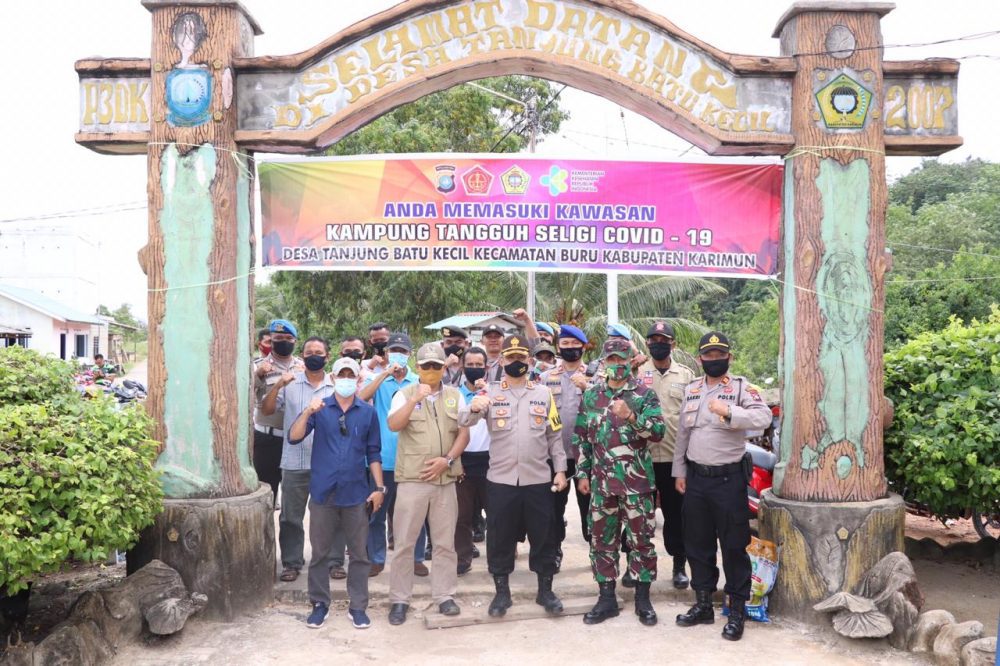 Kapolres Karimun Canangkan Desa Tanjung Batu Kecil Buru Sebagai Kampung Tangguh Seligi Kapolres Karimun Canangkan Desa Tanjung Batu Kecil Buru Sebagai Kampung Tangguh Seligi