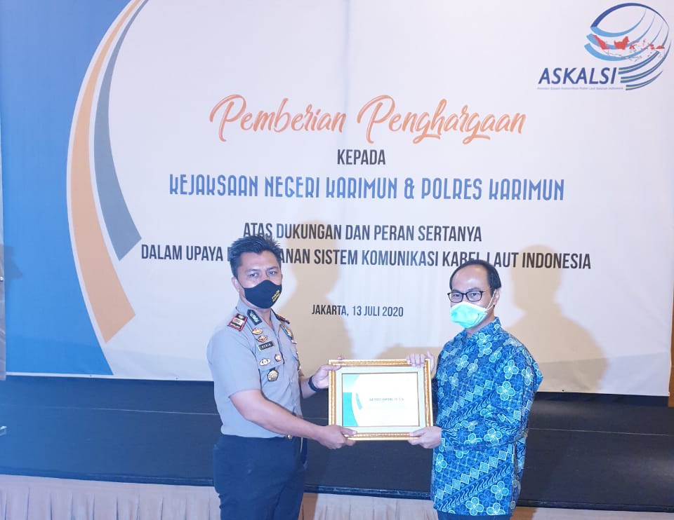 Polres Karimun Menerima Penghargaan Dari ASKALSI Polres Karimun Menerima Penghargaan Dari ASKALSI
