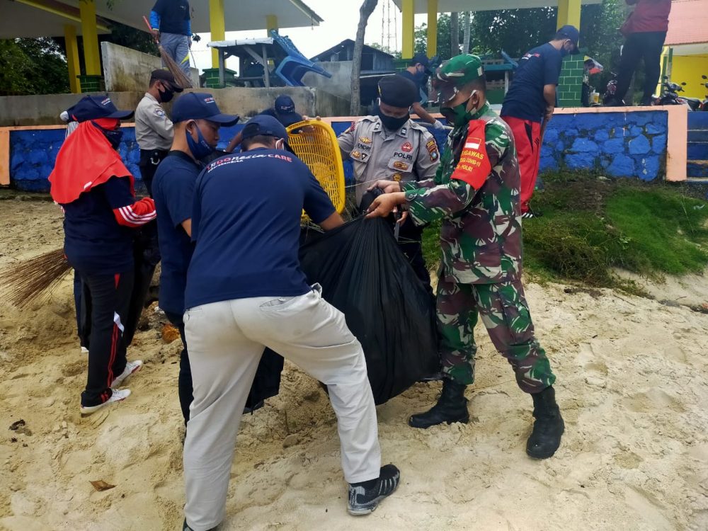 Polres Karimun dukung Gerakan “BISA”, Kunjungan Kementrian Pariwisata dan Eknonomi di Pantai Pelawan