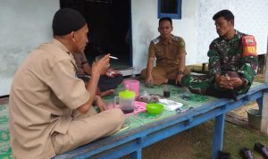 Kades Payak, Apresiasi Kinerja Babinsa Hendry yang Turut Membangun Desa