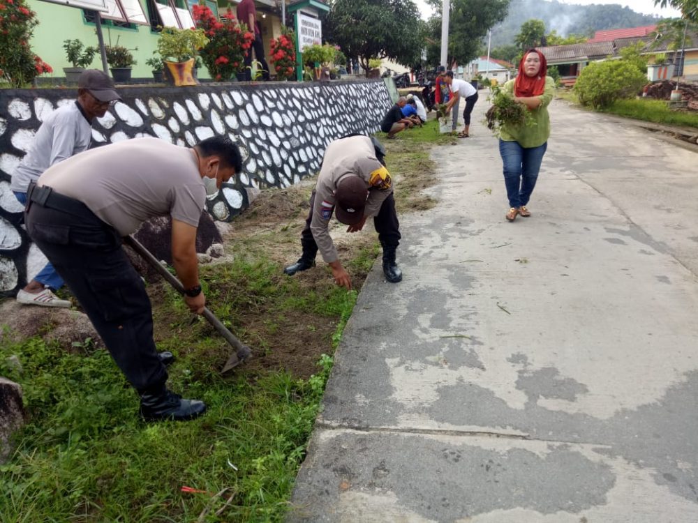 Bakti Sosial Polsek Jemaja Dalam Rangka Menyambut Idul Adha 1441 H