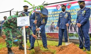 Peringati Hari Bakti TNI AU ke-73, Lanud RHF Laksanakan Tanam Pohon Sukun Serentak Peringati Hari Bakti TNI AU ke-73, Lanud RHF Laksanakan Tanam Pohon Sukun Serentak