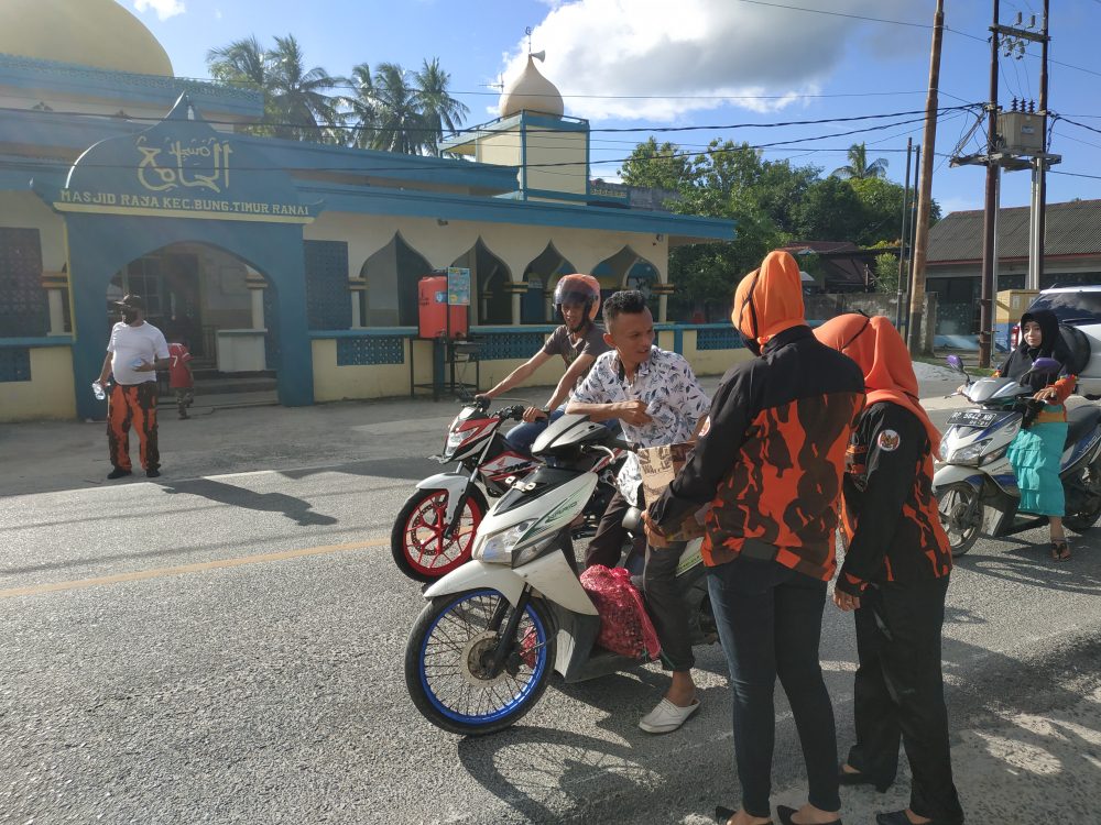Pasca Kebakaran di Jemengan, DPC Srikandi PP Natuna Galang Dana