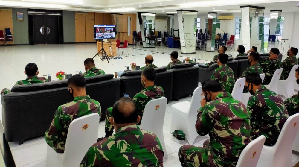 Segenap Perwira TNI AL Tanjungpinang Melalui Vicon Ikuti Acara Internalisasi Penataran Pancasila