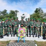 Peringati HUT Ke-2, Yonkomposit 1/GP Gelar Ziarah Makam Pahlawan