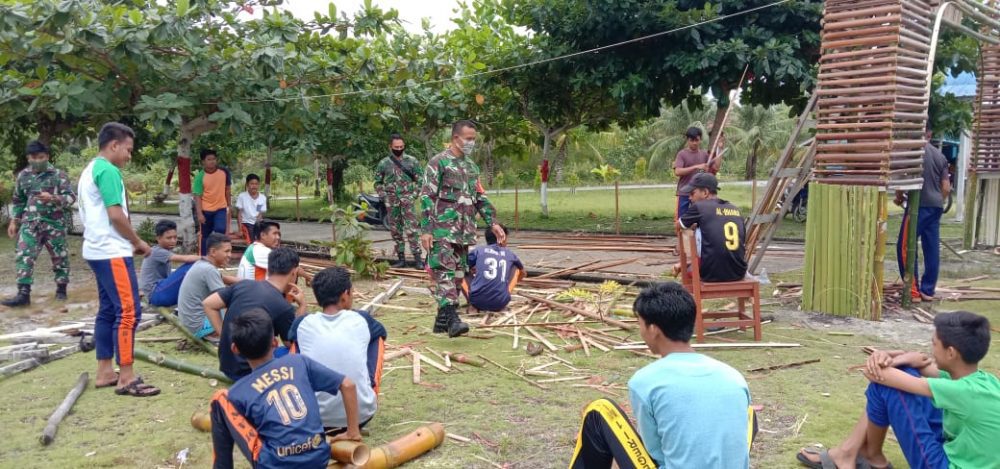 Sertu Saroji, Bantu Warga Binaan Dirikan Gapura