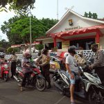 Polsek Bukit Bestari Pasang dan Bagikan Bendera Merah Putih di Kendaraan Gelorakan Semangat Nasionalisme Polsek Bukit Bestari Pasang dan Bagikan Bendera Merah Putih di Kendaraan Gelorakan Semangat Nasionalisme