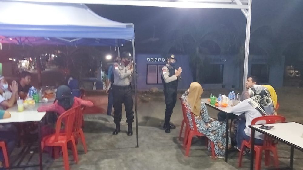 Cegah Terjadinya Tindak Pidana, Pekat dan Berikan Himbauan Cegah Penyebaran Covid-19 Polres Karimun dan Polsek Jajaran Laksanakan Cipkon Cegah Terjadinya Tindak Pidana, Pekat dan Berikan Himbauan Cegah Penyebaran Covid-19 Polres Karimun dan Polsek Jajaran Laksanakan Cipkon