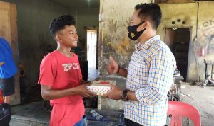 Sat Intelkam Polres Bintan Bagikan Makanan Gratis Dalam Rangka Operasi Aman Nusa II
