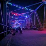Dihiasi Lampu Neon Jembatan Muara Medak Malam Hari Jadi Tongkrongan Warga Dihiasi Lampu Neon Jembatan Muara Medak Malam Hari Jadi Tongkrongan Warga