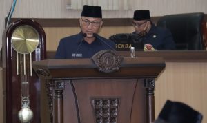 Jawaban Bupati atas Pemandangan Umum Fraksi Terhadap Tiga Raperda Jawaban Bupati atas Pemandangan Umum Fraksi Terhadap Tiga Raperda