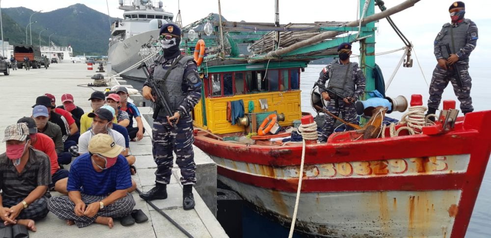 KRI BUNGTOMO 357 Berhasil Tangkap 2 KIA Vietnam